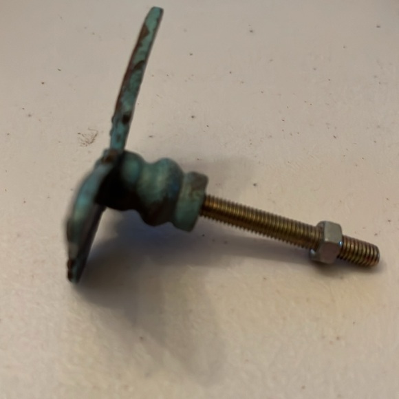 Butterfly drawer knobs 4 like new - Picture 5 of 5